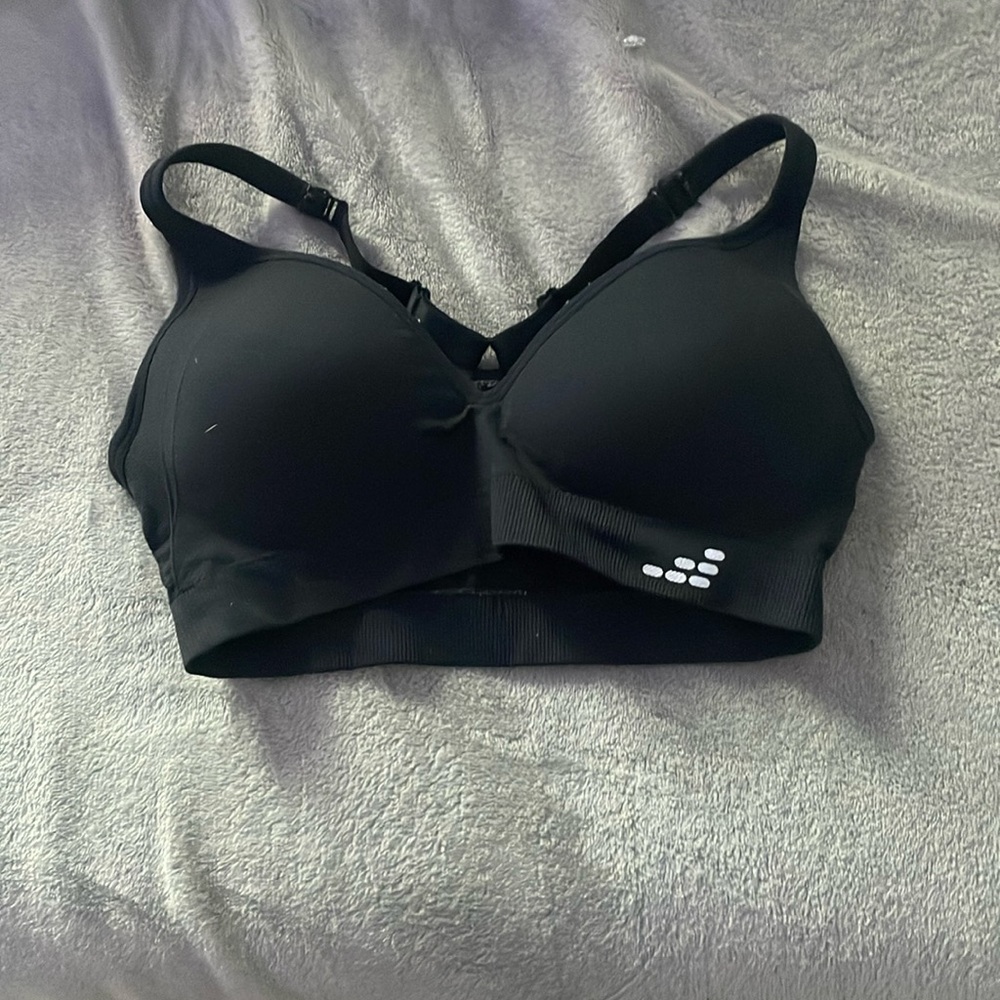 Black sports bra